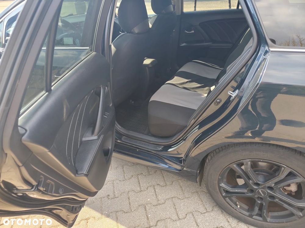 Toyota Avensis 1.8 Premium MS - 15