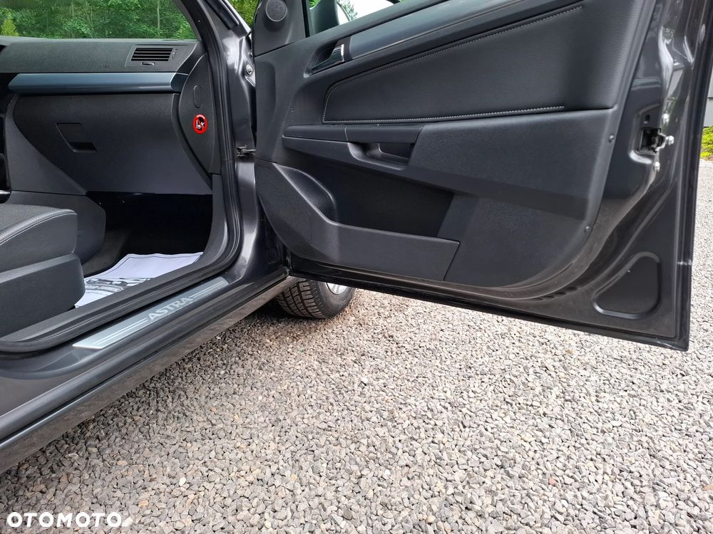 Opel Astra 1.6 Cosmo - 26