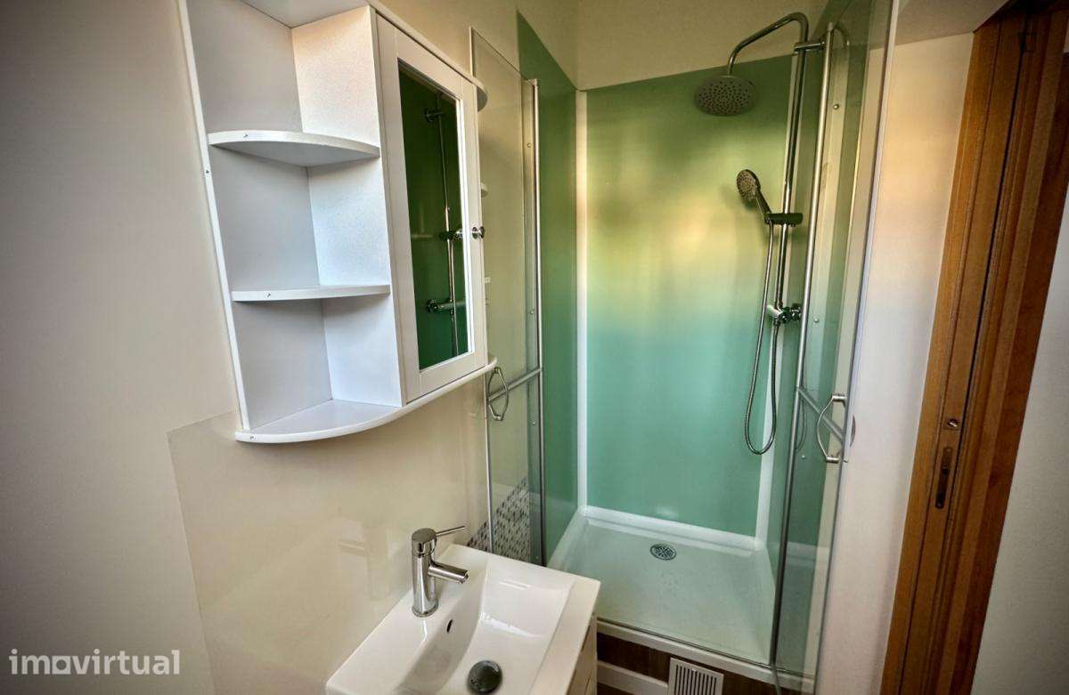 Quarto - localizado em Anjos Lisbon - Grande imagem: 3/13