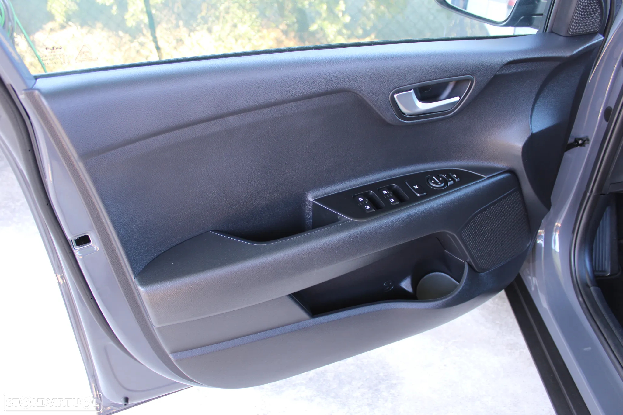 Kia Stonic 1.0 T-GDI Drive - 42