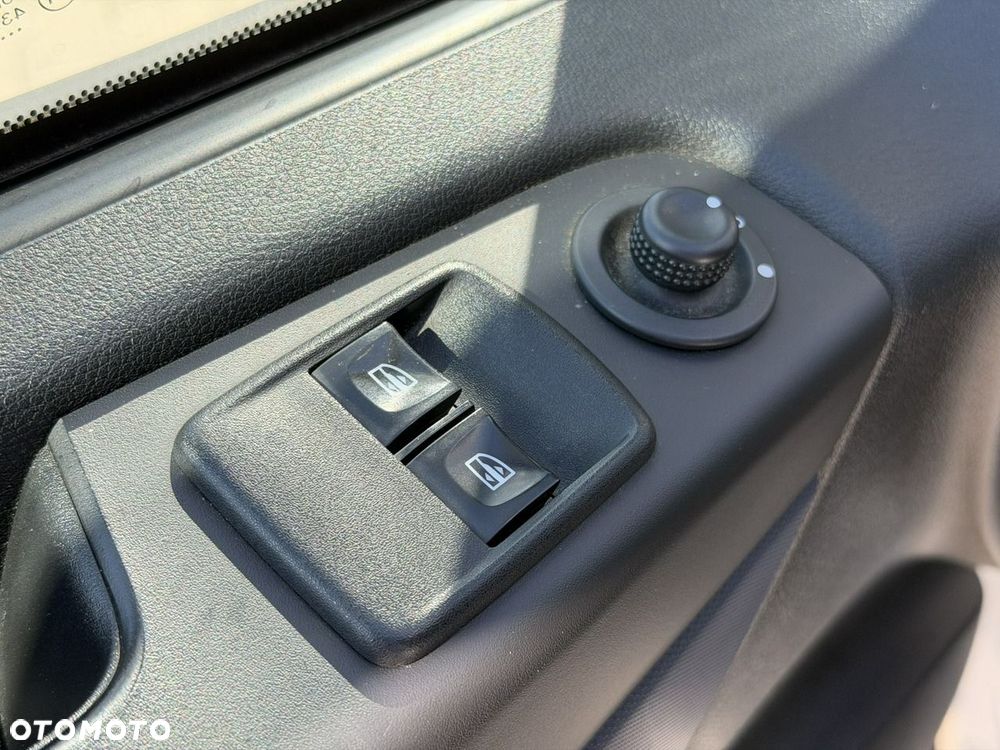 Opel Vivaro - 20