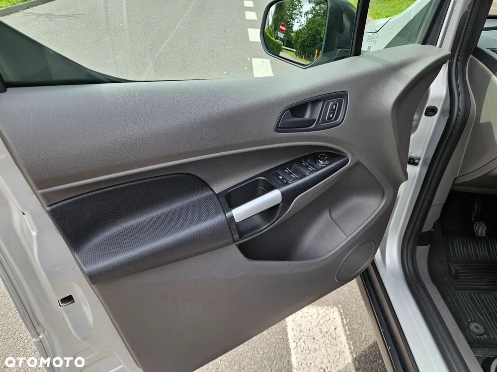 Ford Tourneo Connect - 19