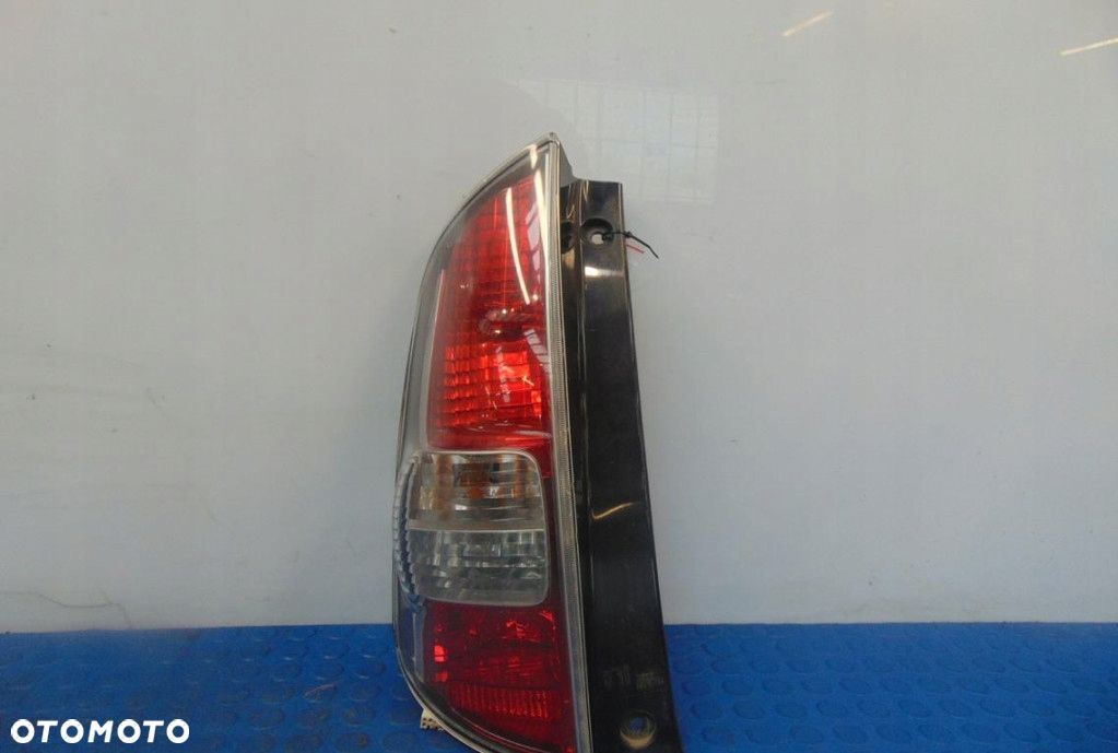 DAIHATSU SIRION II LAMPA TYŁ LEWA - 1