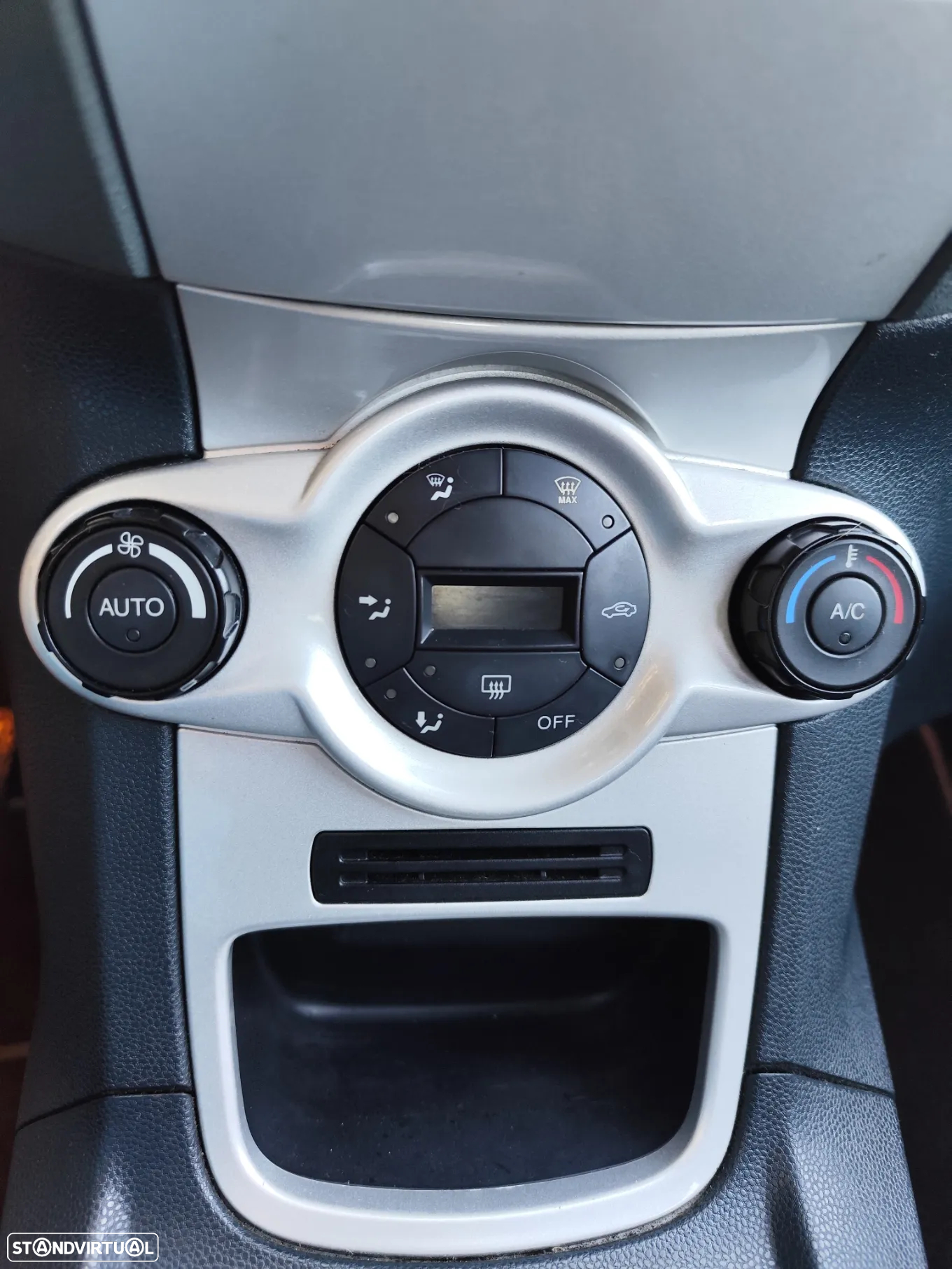 Ford Fiesta 1.4 TDCi Ambiente - 13
