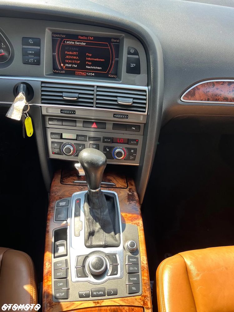 Audi A6 Avant - 16