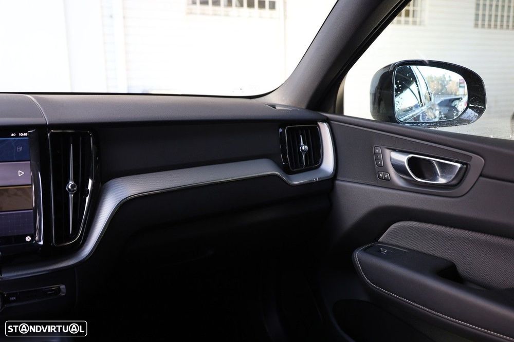 Volvo XC 60 2.0 T6 PHEV Black Edition AWD - 19