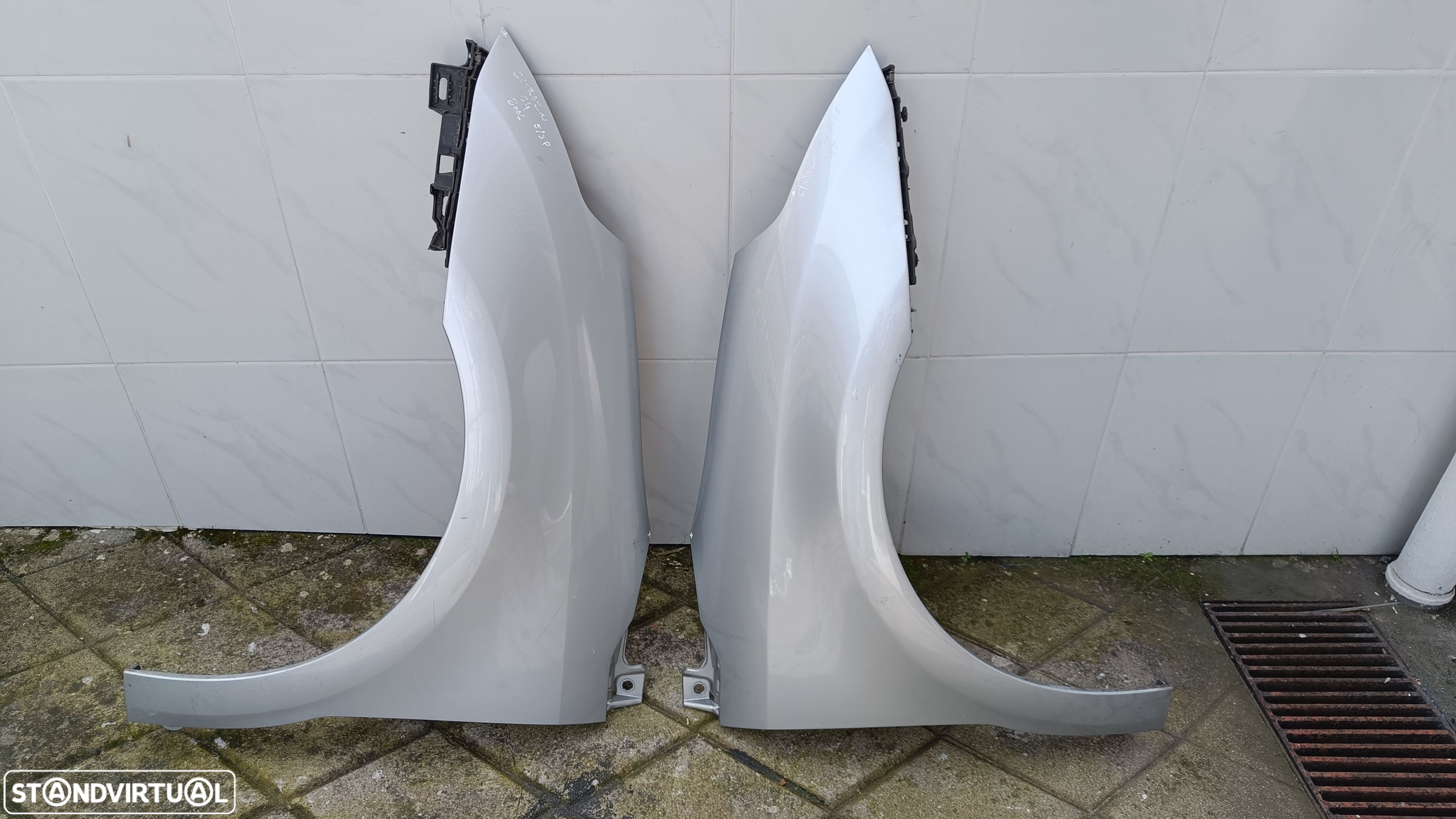 guarda lamas esquerdo citroen C4 2006 - 1