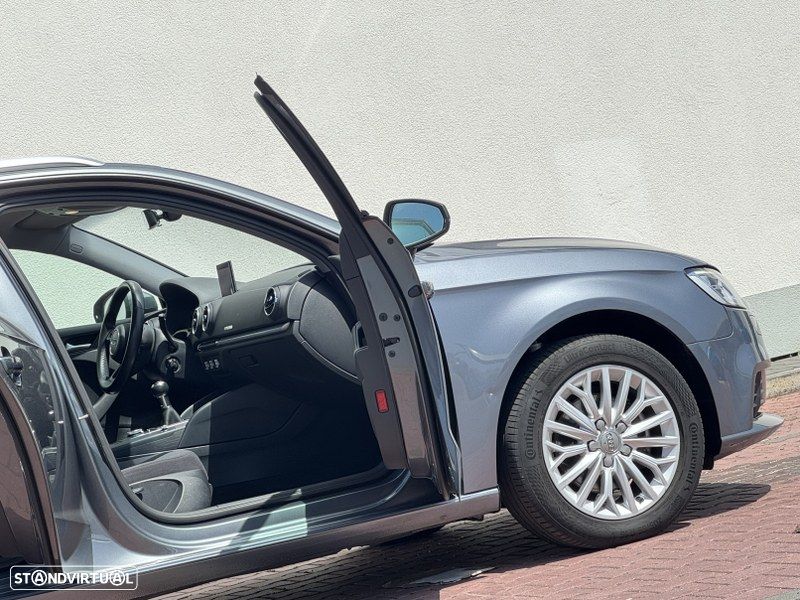 Audi A3 Sportback 2.0 TDI Design - 29