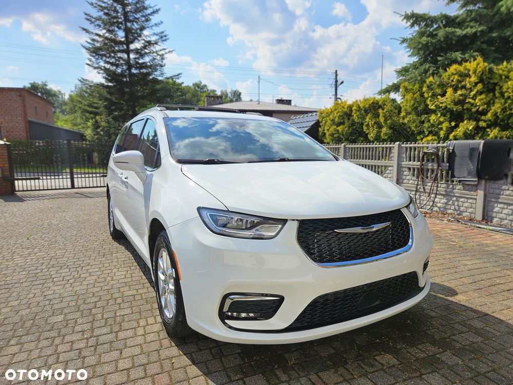 Chrysler Pacifica - 1