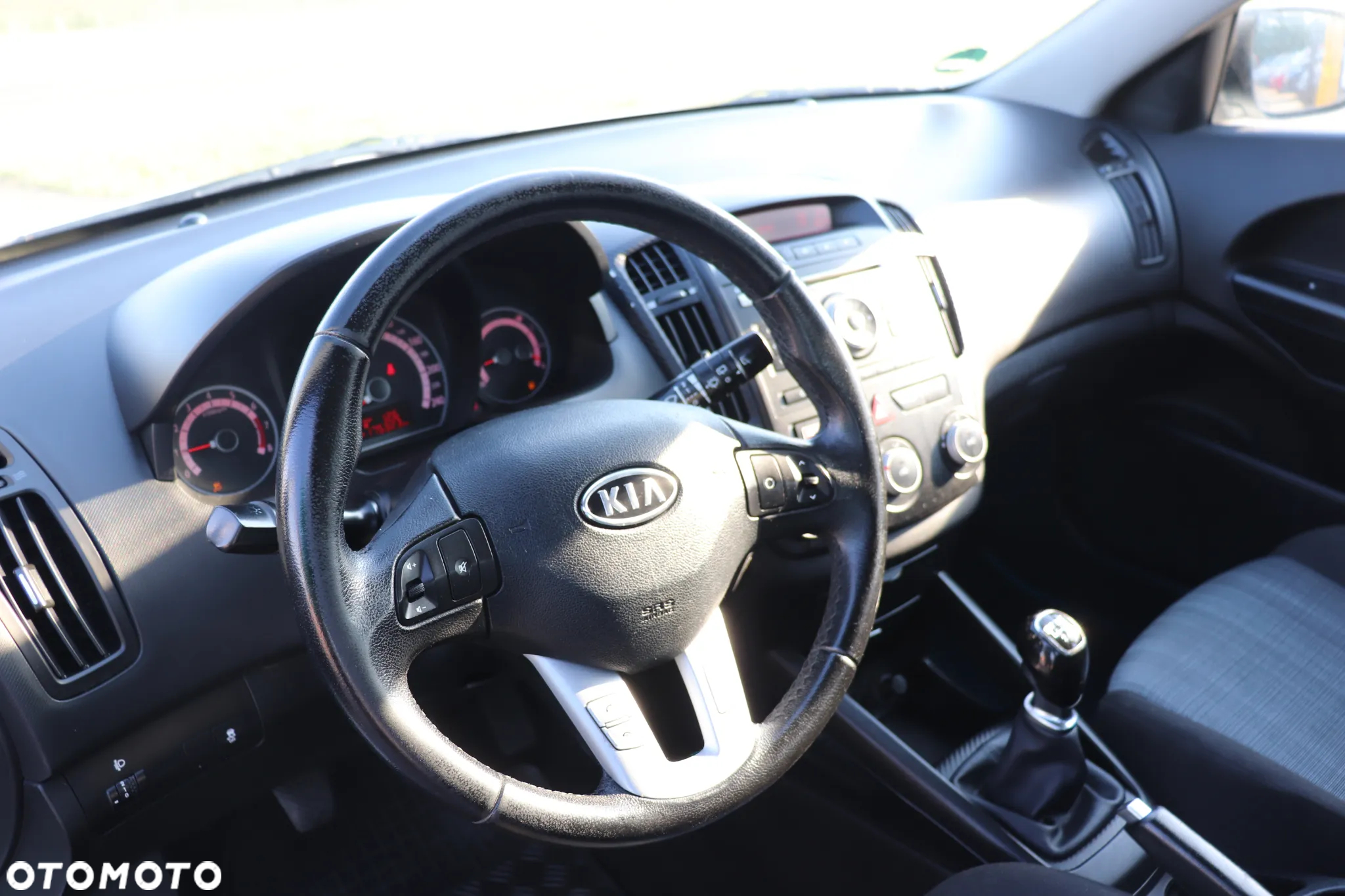 Kia Ceed 1.4 CVVT Attract - 24
