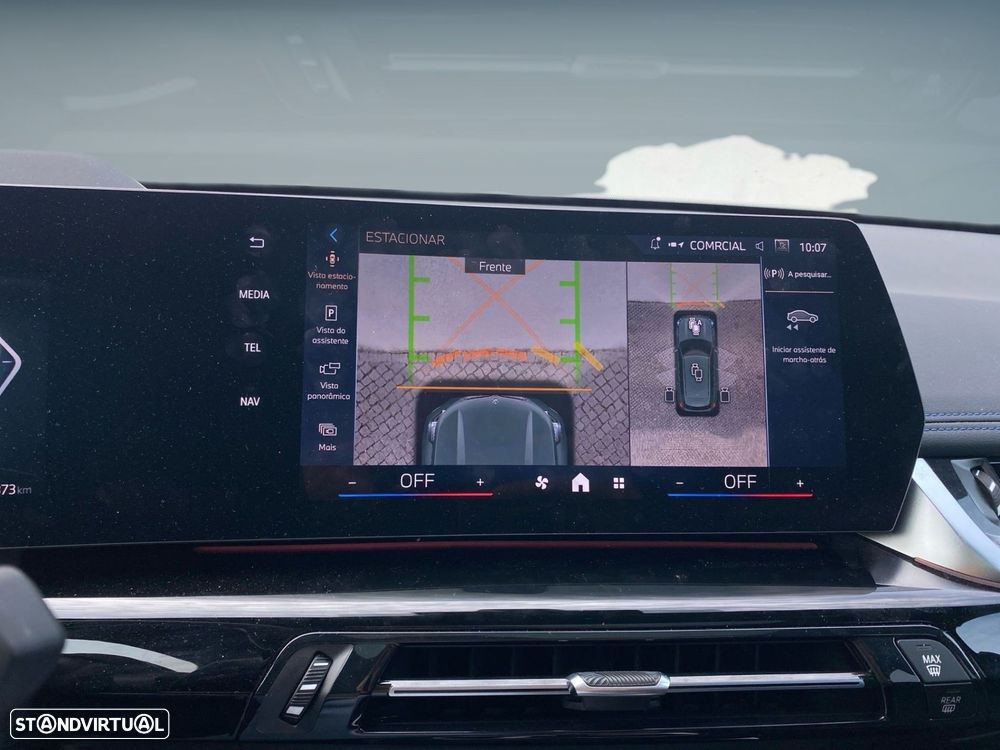 BMW iX1 eDrive20 Pack Desportivo M - 10