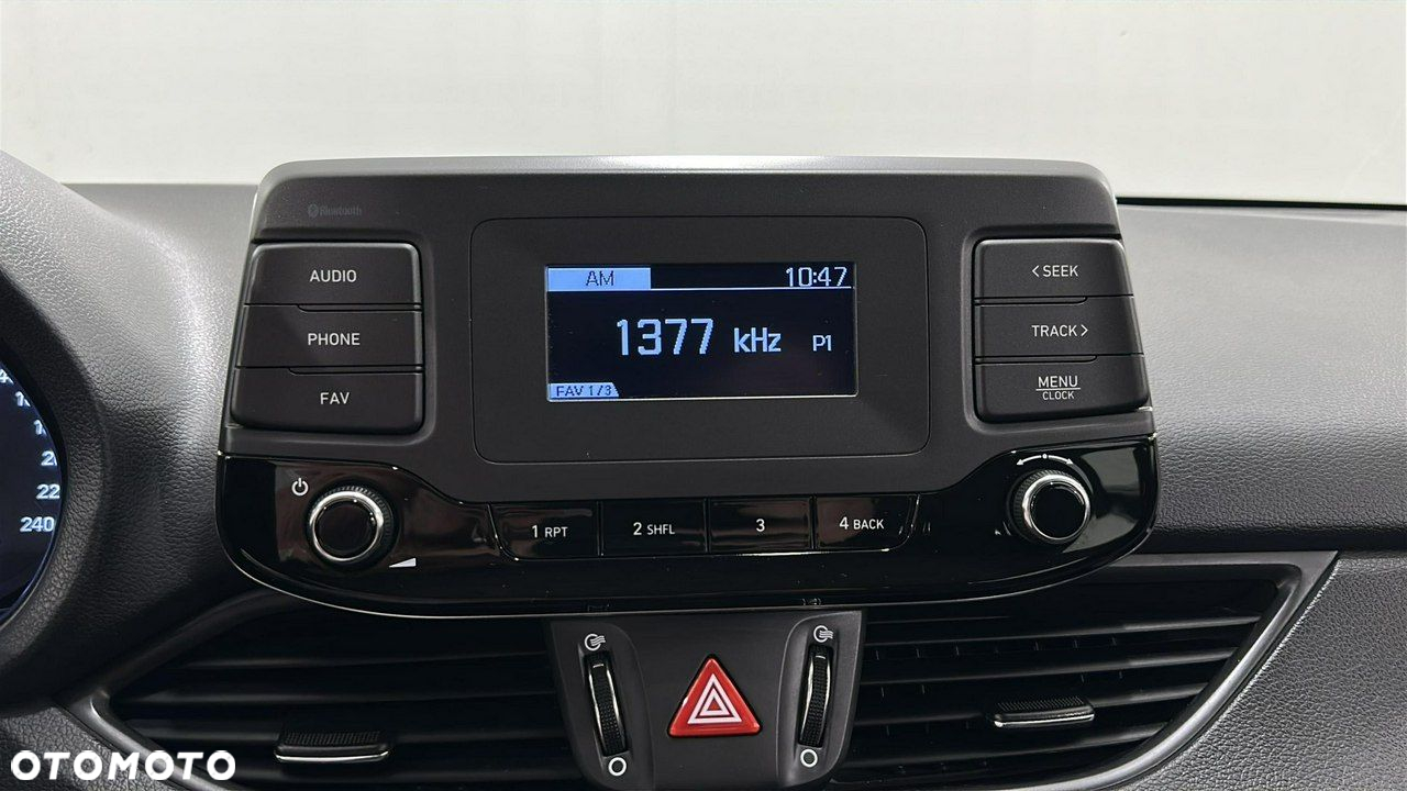 Hyundai i30 1.5 DPI Classic + - 19
