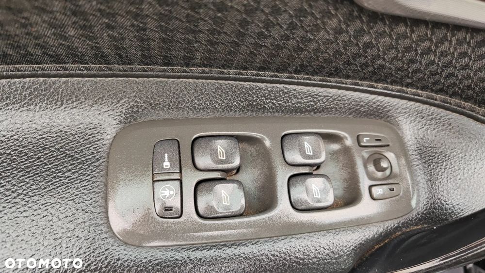 Volvo V70 2.4 Momentum - 11