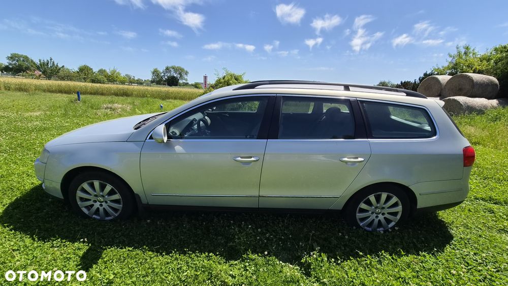 Volkswagen Passat - 1