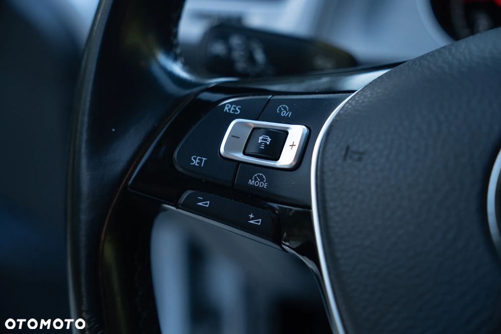 Volkswagen Golf 1.6 BlueTDI DSG Comfortline - 41