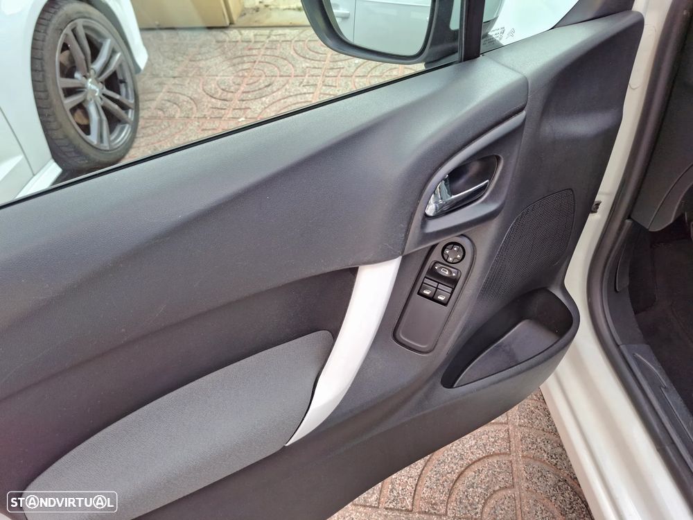Citroën C3 HDi FAP Attraction - 16