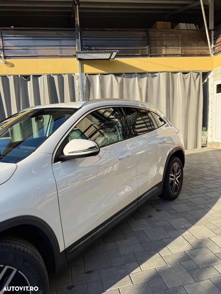 Mercedes-Benz GLA - 12
