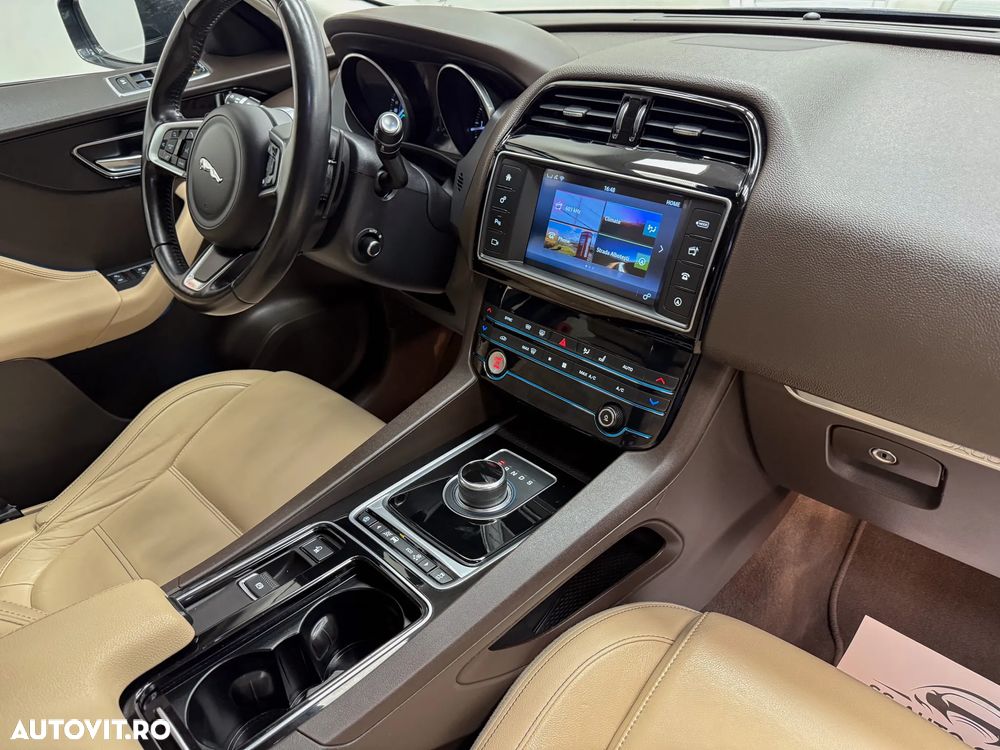 Jaguar F-Pace 25d AWD Aut. Prestige - 16