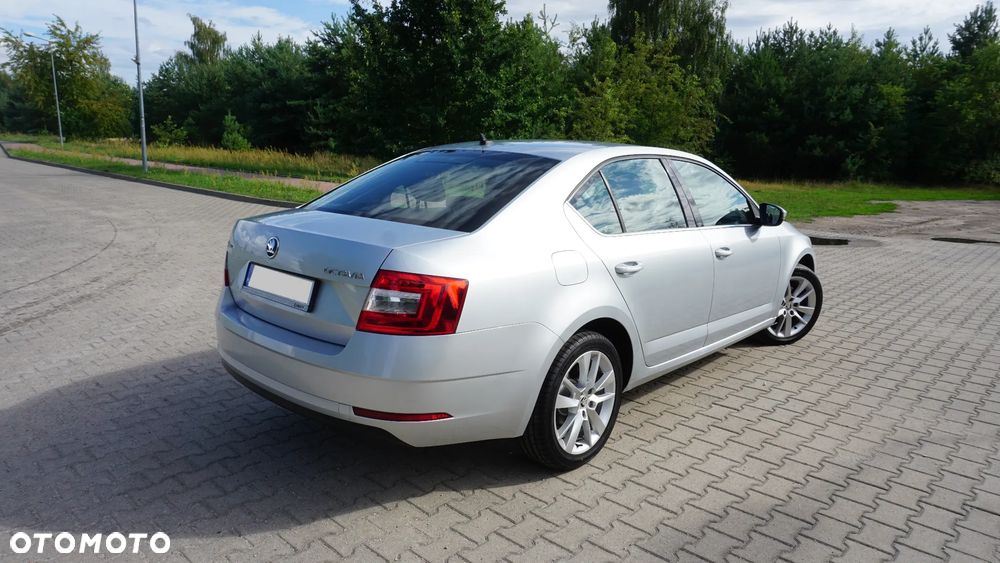 Skoda Octavia 2.0 TDI SCR Style DSG - 4