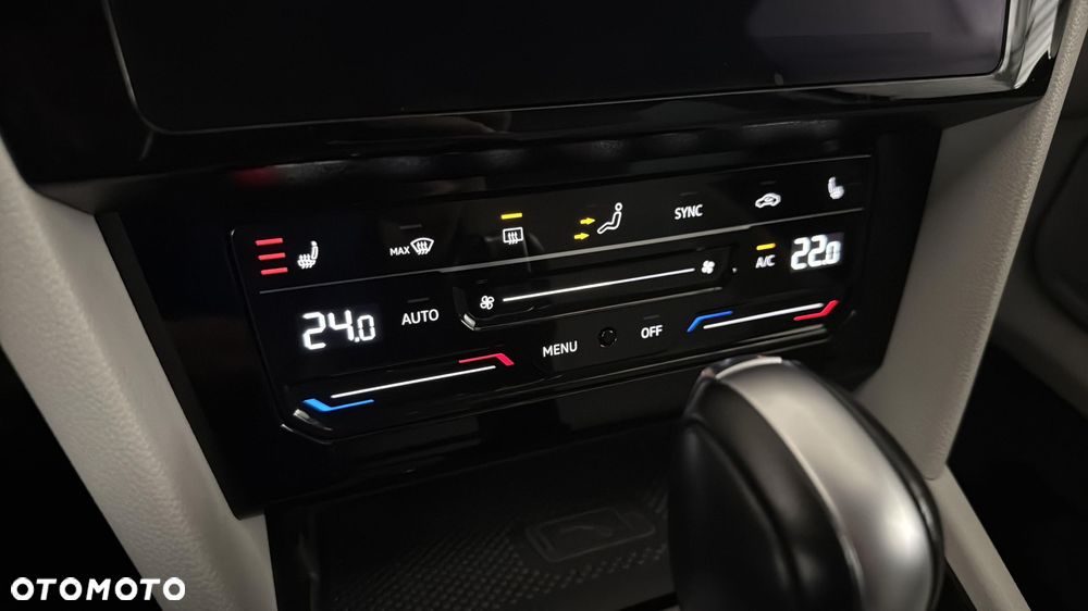 Volkswagen Passat 2.0 TDI SCR DSG Elegance - 21