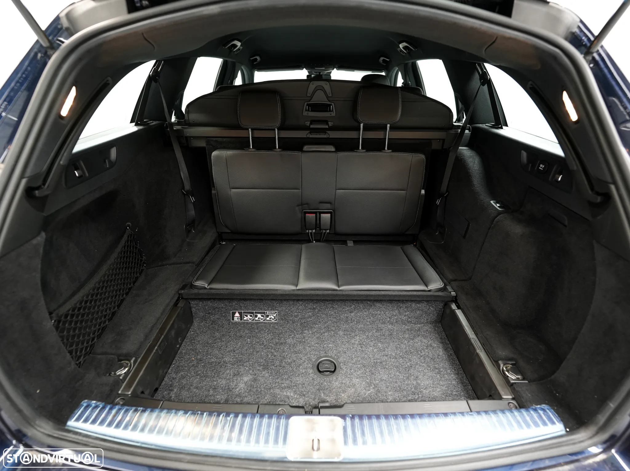 Mercedes-Benz E 300 d AMG Line - 14
