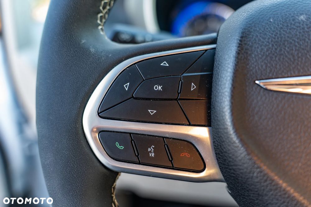 Chrysler Pacifica - 9