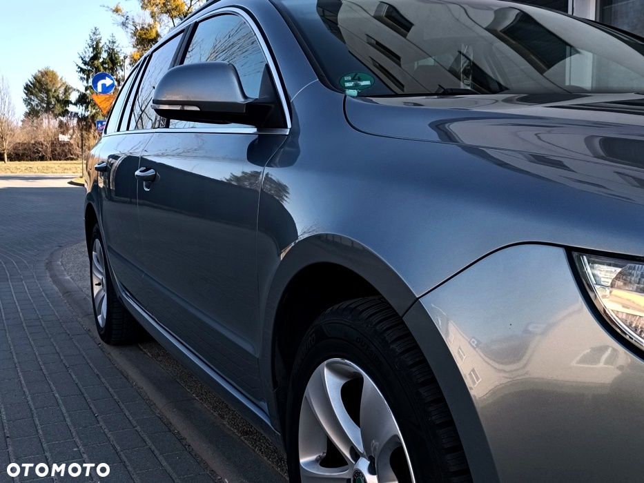 Skoda Superb 2.0 TDI Elegance DSG - 15