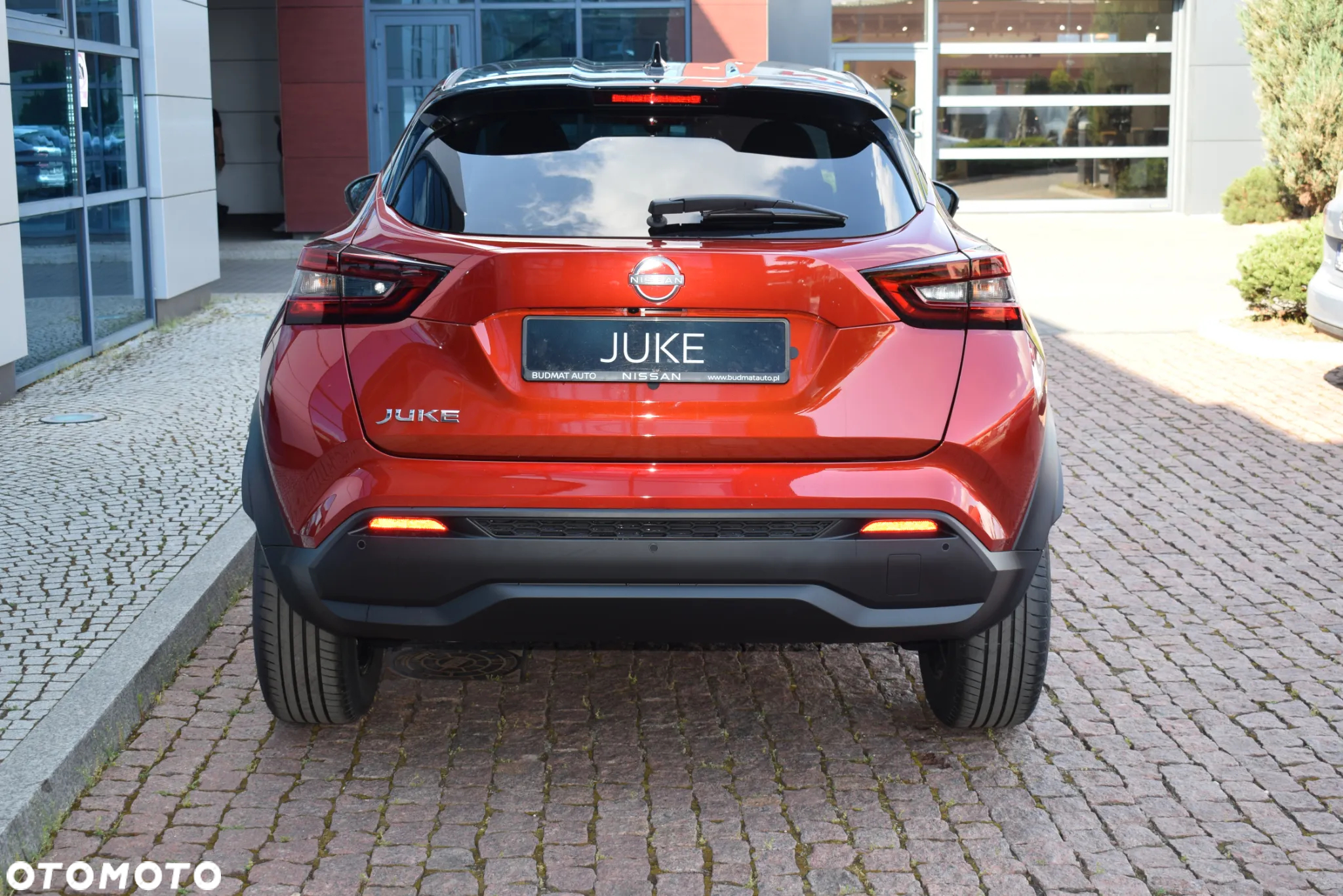 Nissan Juke 1.0 DIG-T N-Connecta DCT - 4