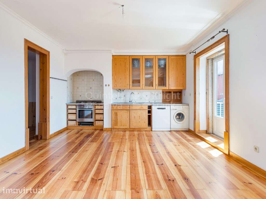 Apartamento T4+1 sem móveis para arrendamento na Misericórdia - Grande imagem: 4/25