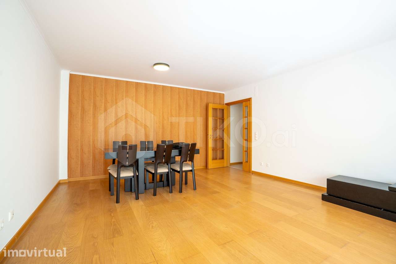 T2 MOBILADO 100 m² PARA ARRENDAR COM VARANDA, GARAGEM E ARRECADAÇÃO NO - Grande imagem: 3/48