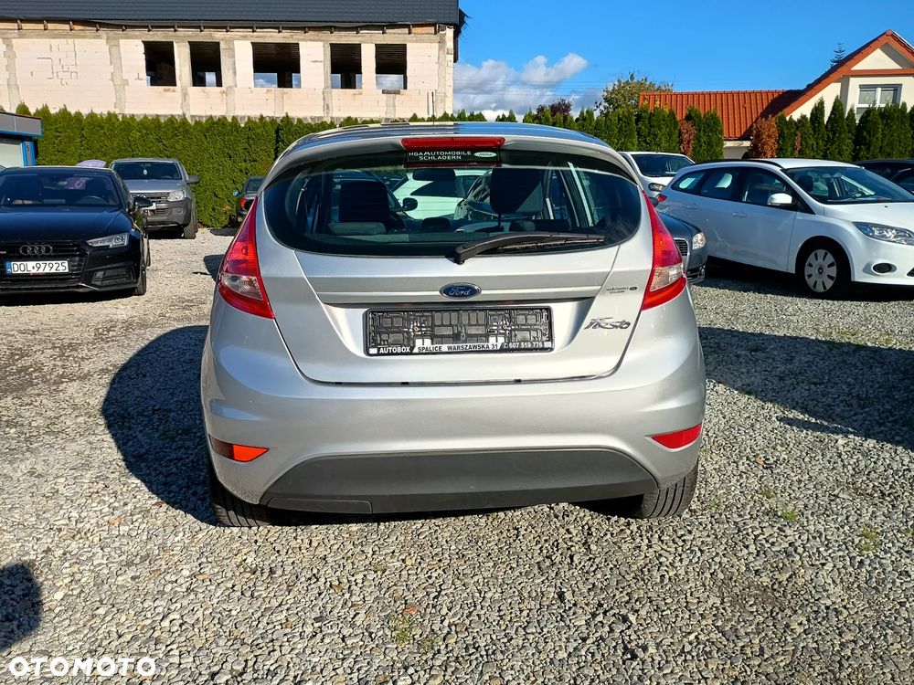 Ford Fiesta - 10