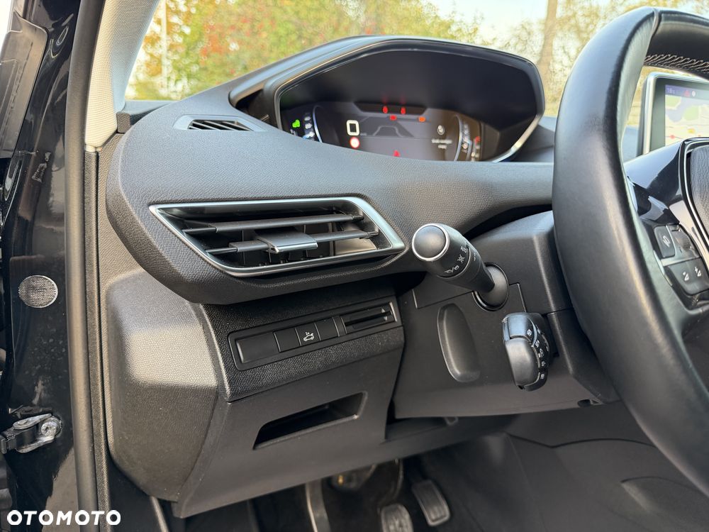 Peugeot 5008 - 16