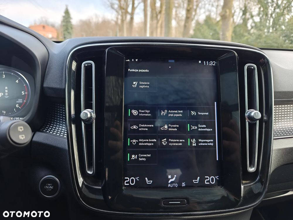 Volvo XC 40 D4 AWD Geartronic R-Design - 25