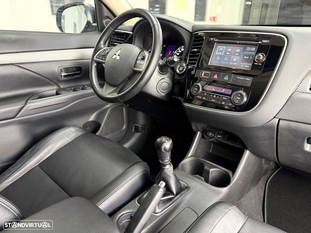 Mitsubishi Outlander 2.2 DI-D Intense - 26