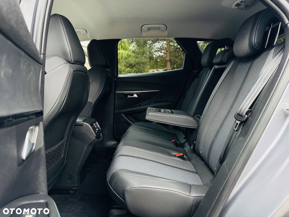 Peugeot 3008 BlueHDi 130 Stop & Start EAT8 Allure Pack - 29