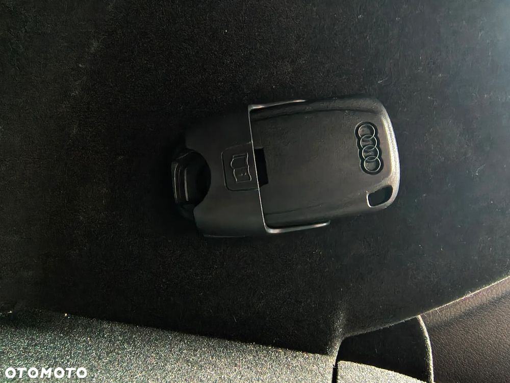 Audi A4 Avant 2.0 TDI DPF Ambition - 33