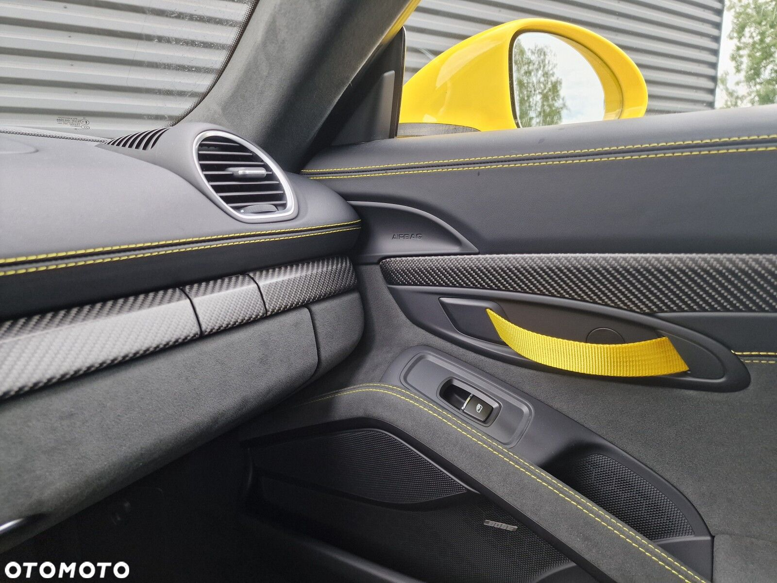 Porsche 718 Cayman - 16