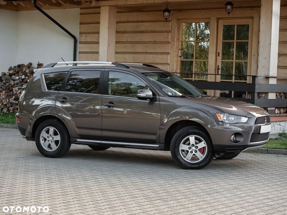 Mitsubishi Outlander - 3