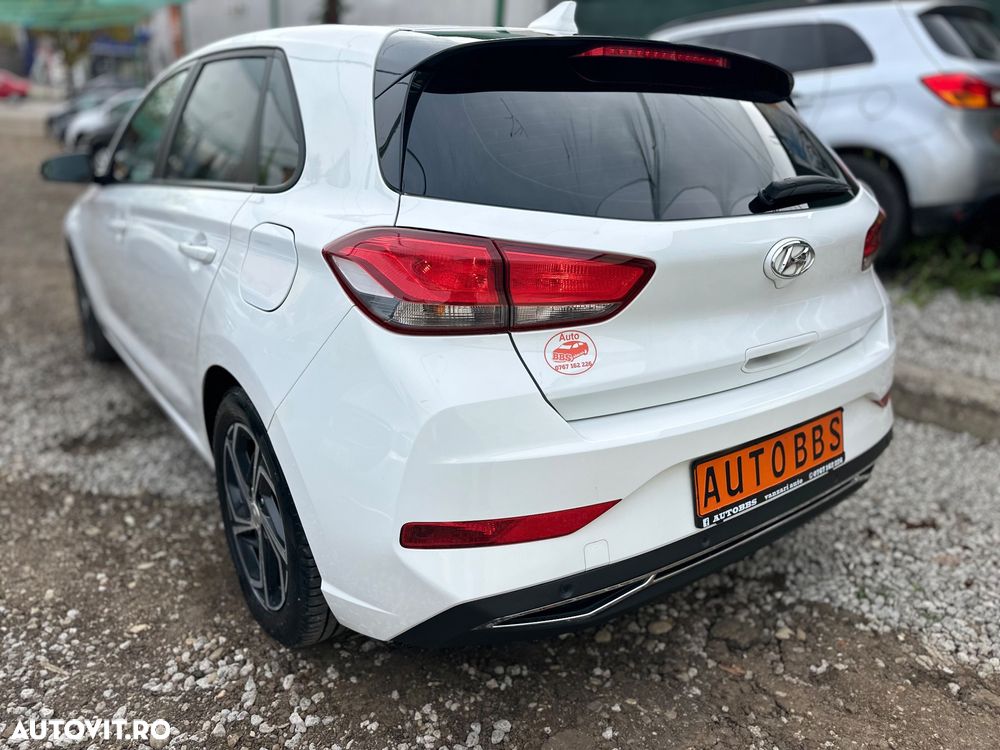 Hyundai i30 1.6 CRDI DCT Premium - 3