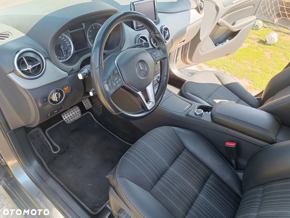 Mercedes-Benz Klasa B 220 4Matic 7G-DCT - 13