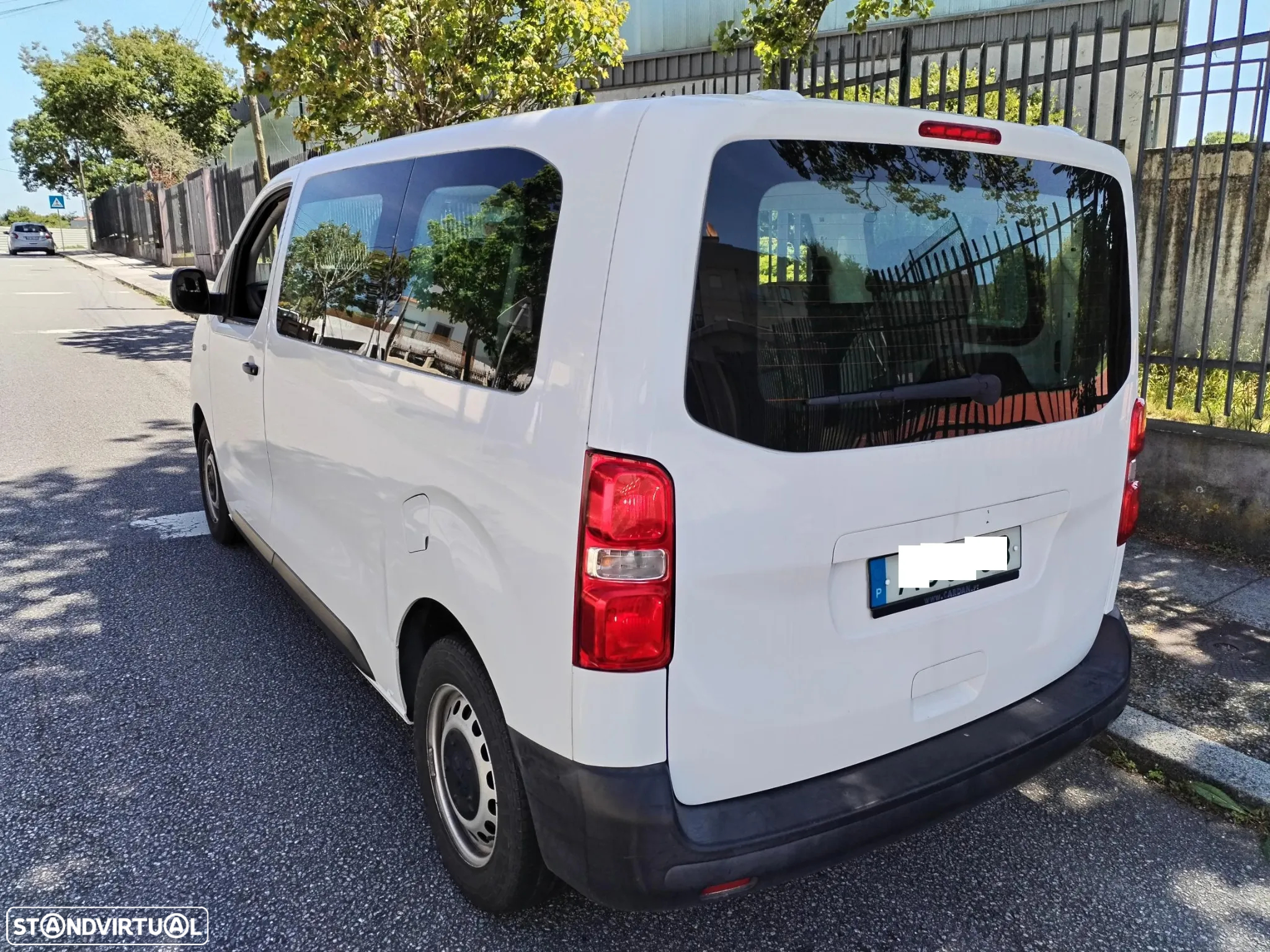 Peugeot Traveller 1.5 BlueHDi L2H1 Business Standard - 8