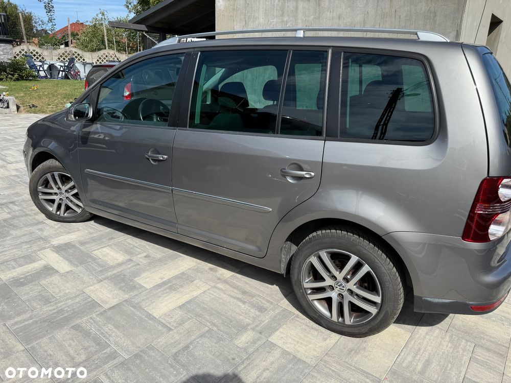 Volkswagen Touran 2.0 TDI DPF DSG Highline - 3