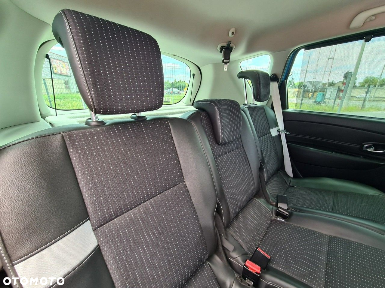 Renault Scenic ENERGY TCe 115 Bose Edition - 27