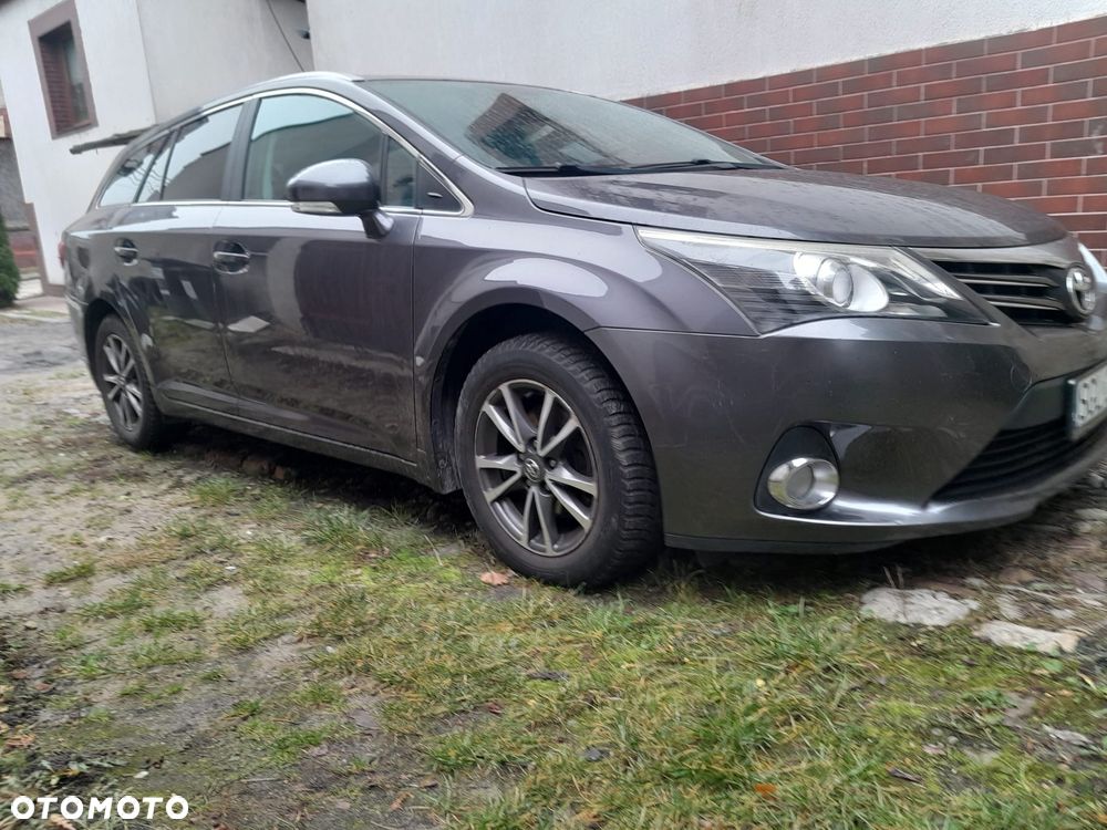 Toyota Avensis 1.8 Premium - 2