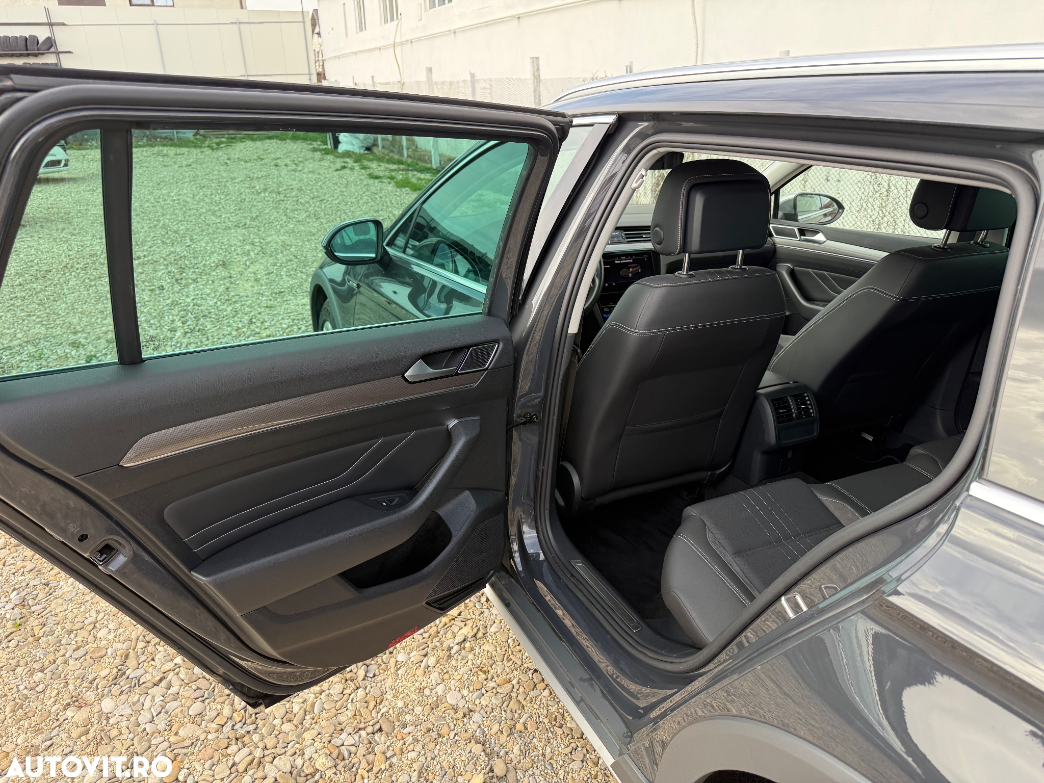 Volkswagen Passat - 15