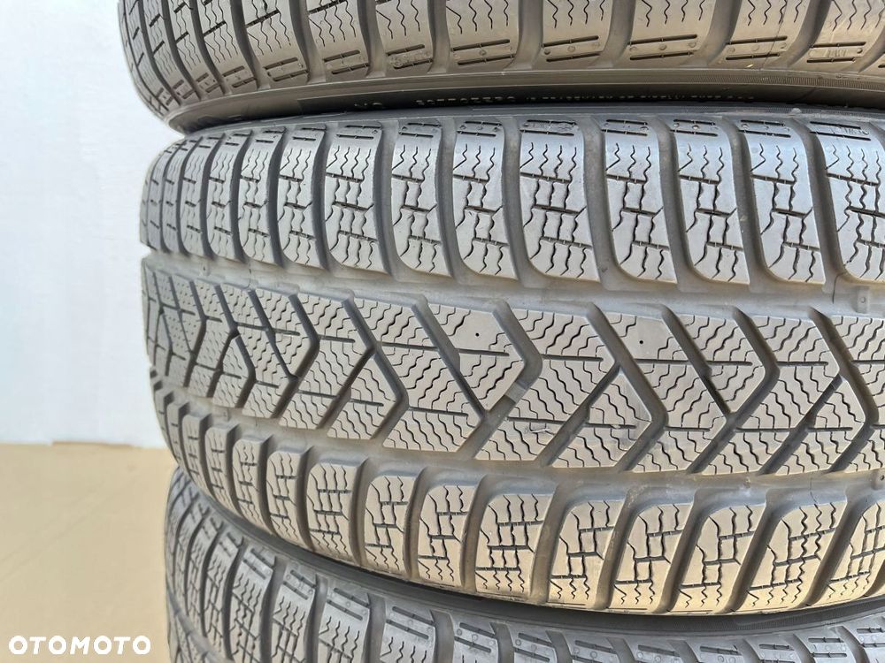 OPONY 235/45/19 99V PIRELLI WINTER SOTTOZERO 3 MO - 4