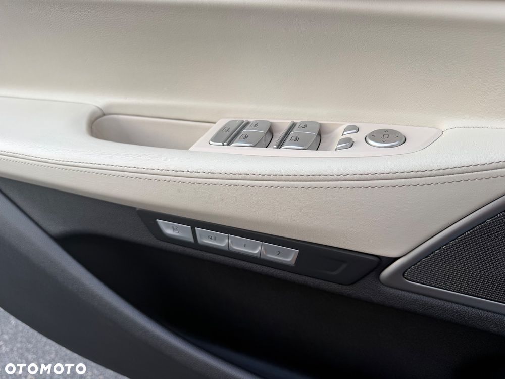 BMW Seria 7 740d xDrive - 27