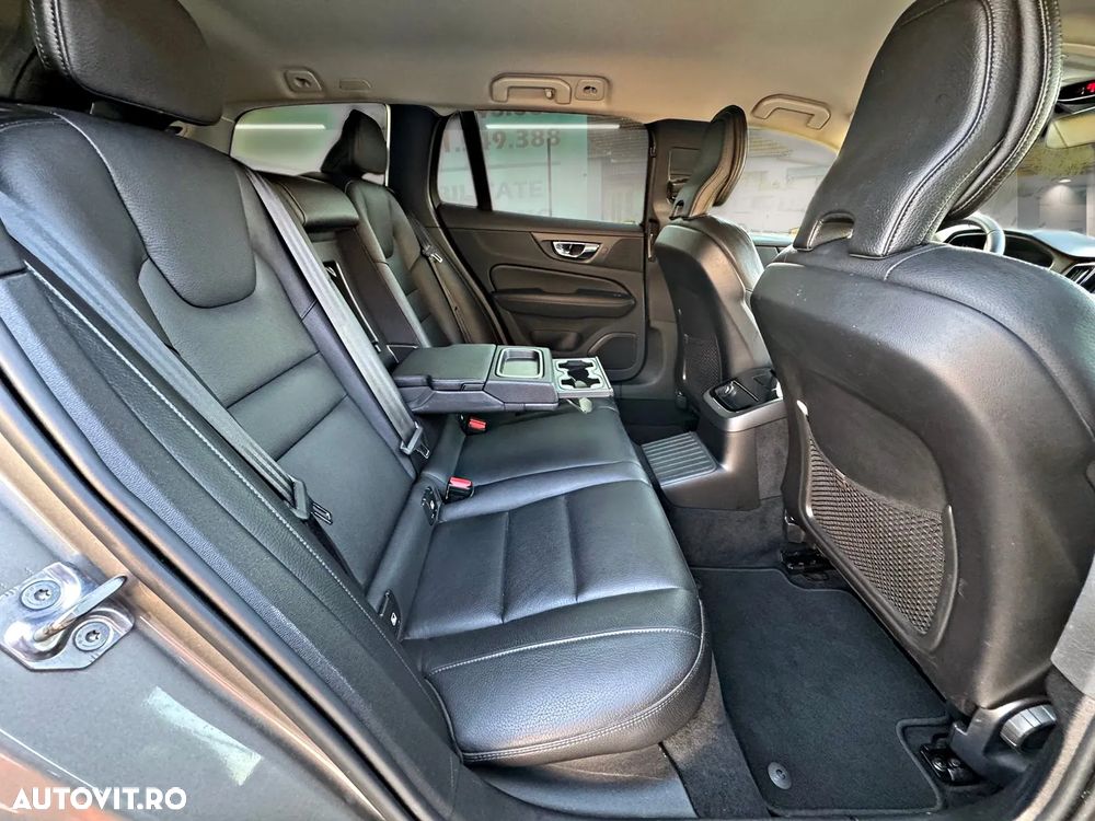 Volvo V60 T8 AWD Recharge Geartronic Inscription - 8
