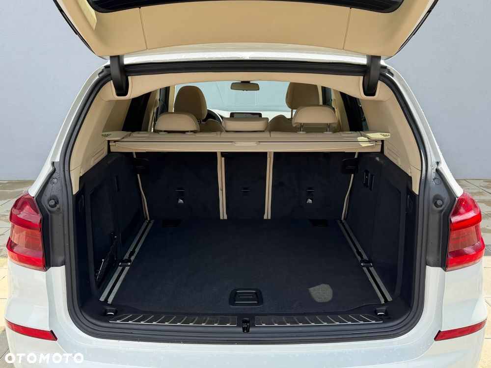 BMW X3 xDrive20d Luxury Line - 7