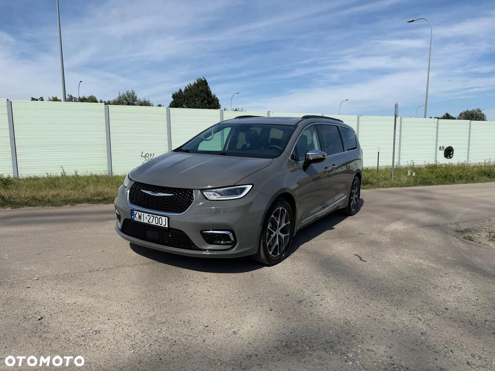 Chrysler Pacifica - 16
